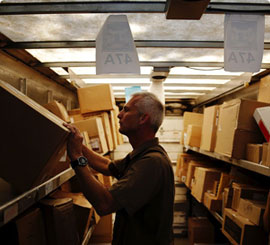 Courierwise logistics team